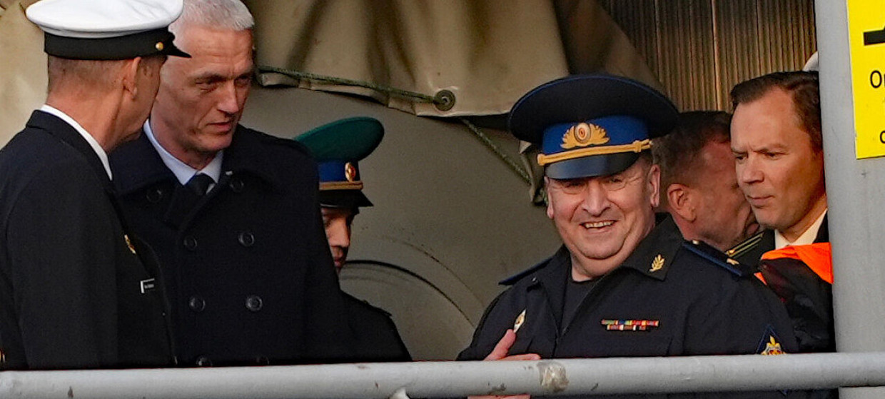 Big smiles when FSB Major General Andrei Kudimov came to talk cooperation with Norway